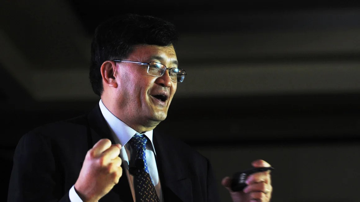 Intel names new CEO to lead the struggling chipmaker’s turnaround effort